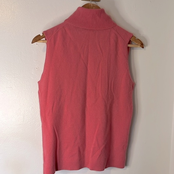 Dana Buchman 100% Cashmere Pink Turtleneck Sleeveless Top w/ Flower Brooch Sz S - Picture 7 of 7